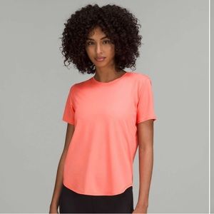 NWT Lululemon High Neck Running and Training T-Shirt
Raspberry Cream Size 10